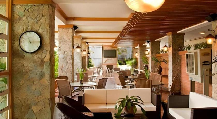 Chocolate And Berries Hotel Baliuag Buitenkant foto